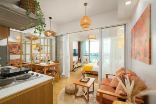 1BR Condo with balcony at Azure Urban Resort Residences - Manila - 9