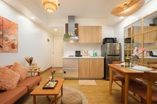 1BR Condo with balcony at Azure Urban Resort Residences - Manila - 1