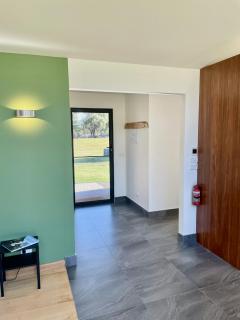 Salt House Brand New Bayside Accomodation - Bream Creek - 1