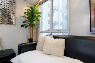 A2J Executive 2BR BGC Loft Near HighStreet & Malls - Manila - 4