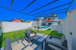 Villa Sea Side 1 - 8