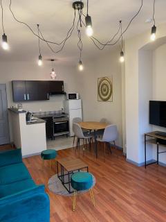 Appartement rénové 2 chambres 55m2 Parking Privé et Wifi - Troyes - 0