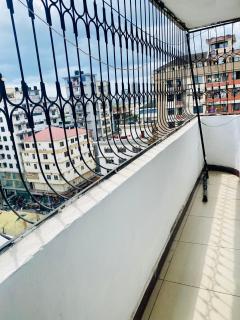 Furnished City Centre Apartment - Dar es Salaam - 4