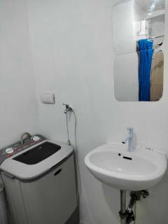 5th Floor Tower D Studio Typed Unit with AC, Netflix and Unlimited Wifi Access - Manila - 9
