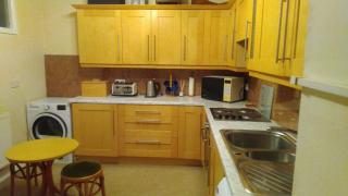 Railway Station View - Vegetarian and Vegan Self Catering Accommodation - Llandudno Junction - 2