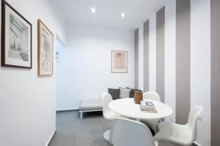 Renovated 5 Bdr House near Acropolis - New Beds, Terrace & Green Yard - Atene - 3