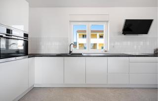 Lovely Apartment In Brodarica - Brodarica - 3