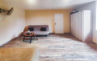 1 Bedroom Cozy Apartment In Saint-Chinian - 4
