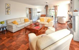 Lovely Home In Malemort-Du-Comtat - Malemort-du-Comtat - 8