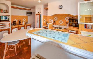 Lovely Home In Malemort-Du-Comtat - Malemort-du-Comtat - 5