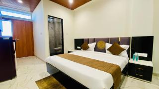 Stay 10 Parallel Apartment Hotel - Indore - 8