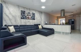 Megghy Maison - 7