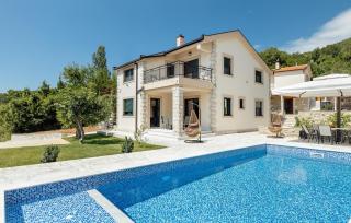 Nice Home In Igalo With House Sea View - Igalo - 2