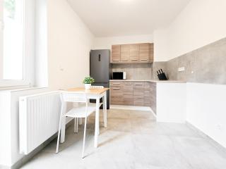 RAJ Living - Monteurwohnungen mit 3 Zimmern , Balkon und Parkplatz - Duisburgo - 5