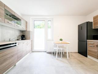 RAJ Living - Monteurwohnungen mit 3 Zimmern , Balkon und Parkplatz - Duisburgo - 6