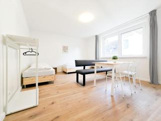 RAJ Living - Monteurwohnungen mit 3 Zimmern , Balkon und Parkplatz - Duisburgo - 1