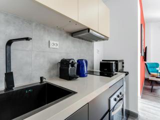 Central Hideaway near Ermou street Perfect for groups and families - 3