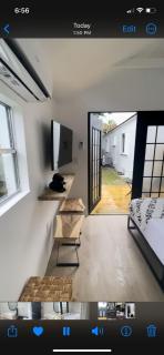 Charming Coastal Retreat - Miami - 8