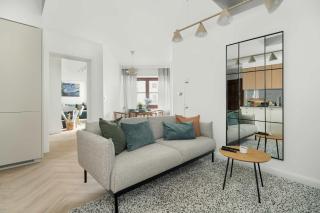 Przestronny Apartament z Biurkiem w Centrum Poznania Blisko Rynku i Parku by Noclegi Renters - Poznań - 0