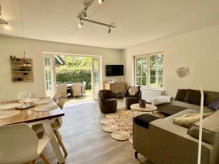 Luxurious villa close to forest, beach & sea - Sint Maartenszee - 3