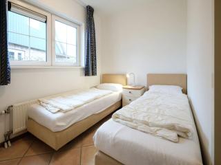 Holiday home, 10 mins from beach - Sint Maartenszee - 5