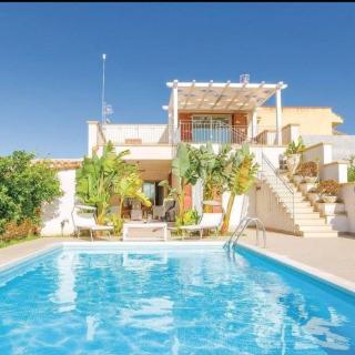 Queen's Bay - Porto Palo - 0