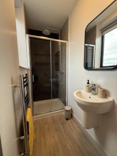 Buxton Road Suites - 1