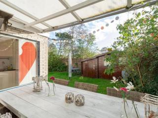 Holiday home with outdoor lounging - Sint Maartenszee - 0