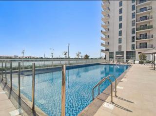 Water Edge 1BR retreat Prime location scenic views - Abu Dhabi - 3
