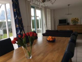 Comfortable bungalow for 6 people near beach - Sint Maartenszee - 9