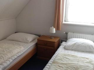 bungalow for 6 people, near the beach - Sint Maartenszee - 5