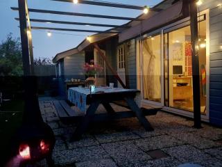 Cozy holiday bungalow for 4 people - Sint Maartenszee - 8
