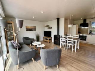 Spacious holiday home with garden - Sint Maartenszee - 9