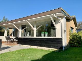 Great bungalow near the beach and sea - Sint Maartenszee - 4