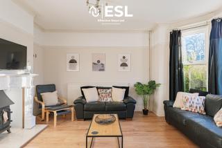 Large 5 Bedroom Victorian House - Drive Way Parking - Stafford - 8