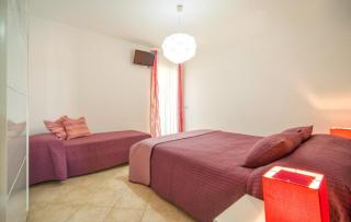 Queen's Bay - Porto Palo - 1