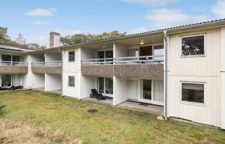 1 Bedroom Cozy Apartment In Nexø - 1