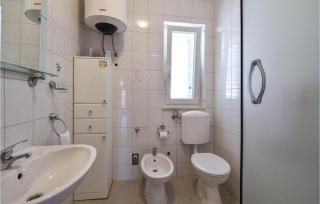 1 Bedroom Lovely Apartment In Kanica - Ražanj - 4