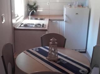 Cozy Robinson Crusoe-Style House - Žrnovo - 1