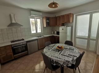 Perfect Getaway Near Korčula’s Scenic Sights and Beaches - Žrnovo - 7