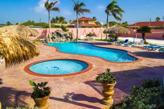 Sasaki Apartments - Palm-Eagle Beach - 0