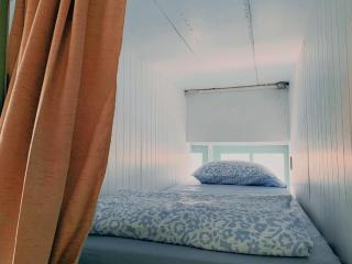 Old Town Rambuttri Hostel - 1