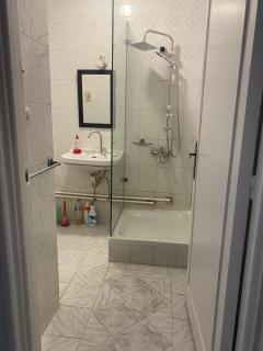 Affordable apartment - Sheikh Zayed - 6
