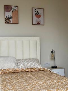 Spacious 4-Bed Apartment In City Centre - Brighton & Hove - 2