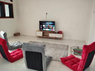 XL guesthouse - Madiun - 6