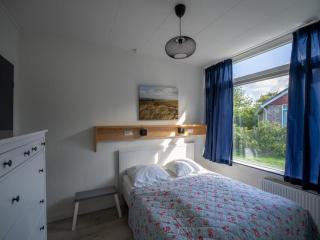 Holiday home in Petten with garden - Petten - 2