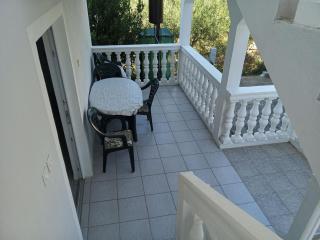 Apartmani Kenđel 1 - Pirovac - 1