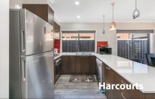 Stunning 3 Bed home in Lynbrook - 7