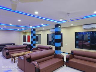 whirlwind food court and resort - - 5