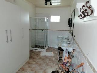 Azrielle Guesthouse - 7